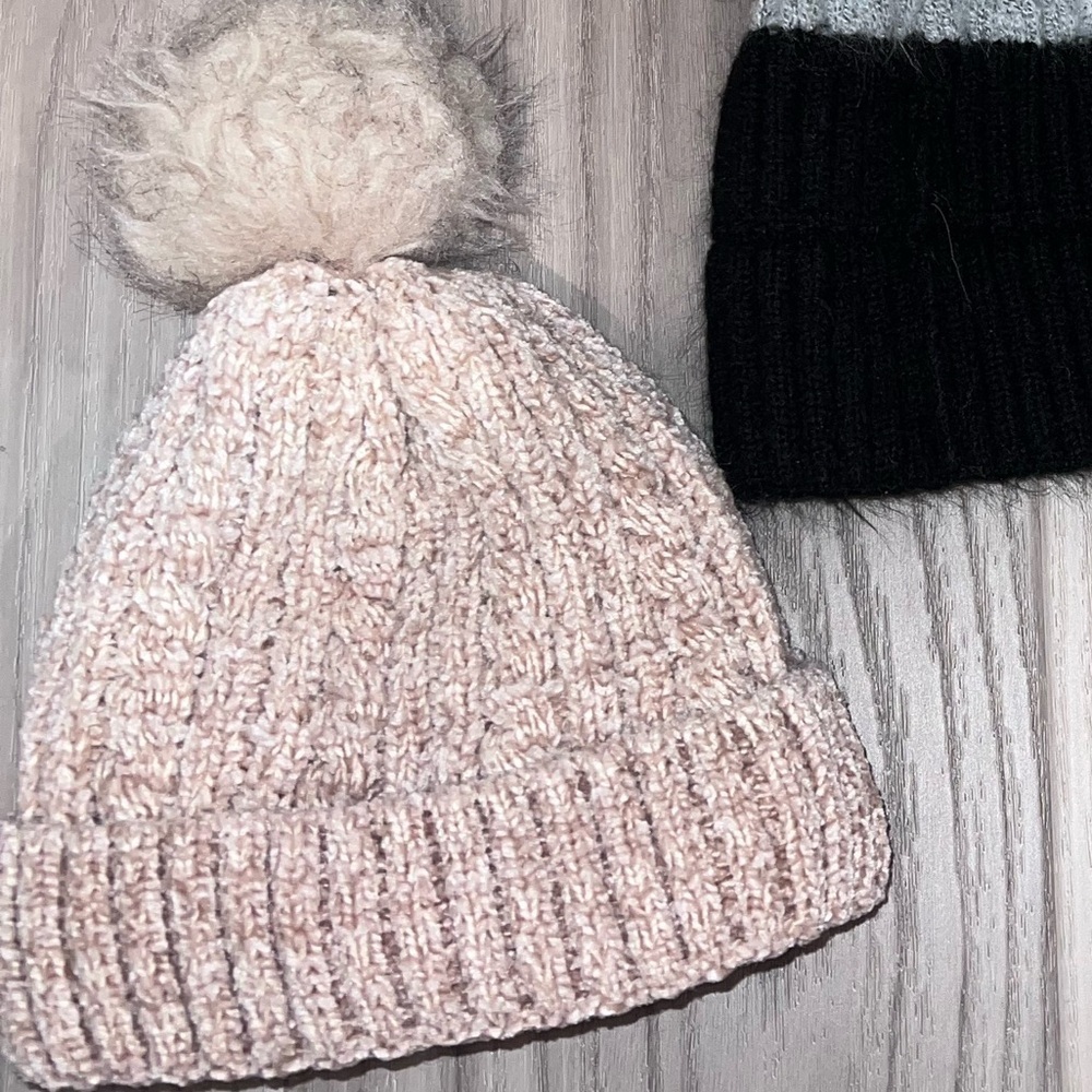 Set of three beanies - Picture 2 of 5